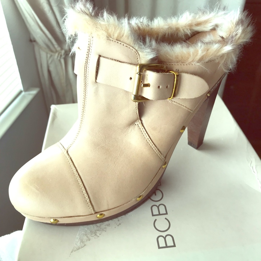 BCBG Millard clogs